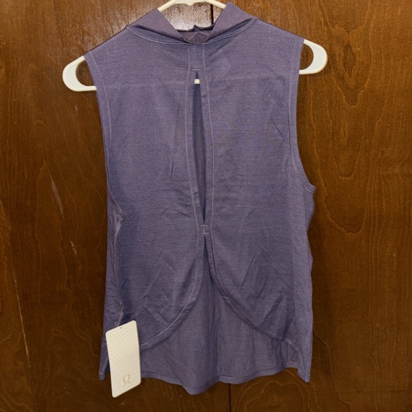 BRAND NEW WITH TAG lululemon twist and reach mock neck tank - Picture 2 of 13